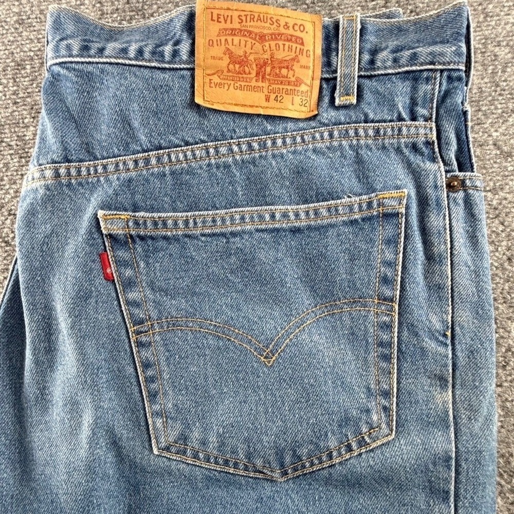 Levis Relaxed Straight Leg Jeans Mens 42x32 Blue Medium Wash Denim 0648